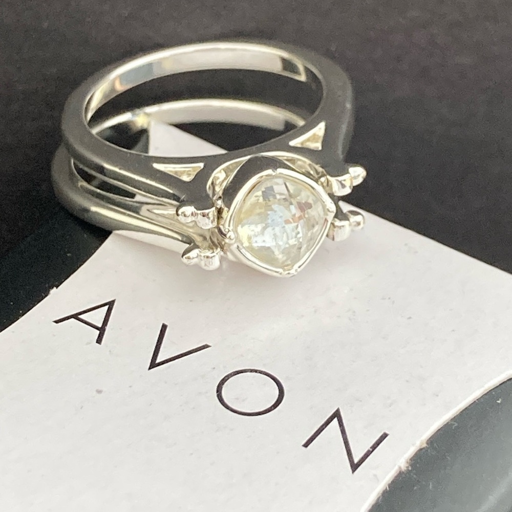 Avon Jewelry, Inverting Cocktail SilverTone Pave/Faceted Rhinestone 8 Ring R-2